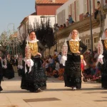 How to Greet, Eat, and Live Like a Local