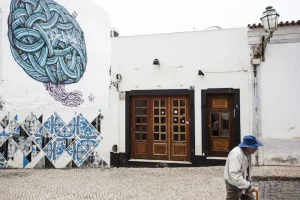 Beyond the Smile: Unpacking the Warmth of Portuguese Hospitality