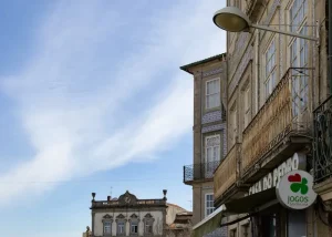 Banking, Healthcare &amp; Internet: Essential Services for Digital Nomads in Portugal