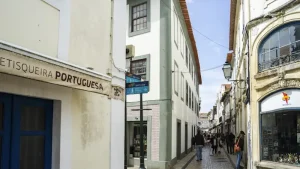 How to Experience Genuine Local Hospitality in Portugal