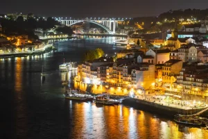 The Ultimate Guide to Lisbon Nightlife: Bars, Clubs &amp; Live Music