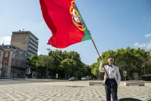 Tipping in Portugal: A Traveler’s Essential Guide to Customs and Etiquette