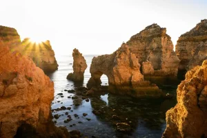 A Food Lover’s Guide to the Algarve: Must-Try Dishes &amp; Top Restaurants