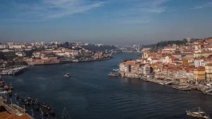 How to Get Around Porto: Public Transport, Walking &amp; More