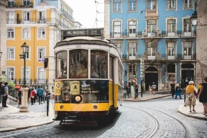 Key Vocabulary Differences: European vs. Brazilian Portuguese for Your Trip