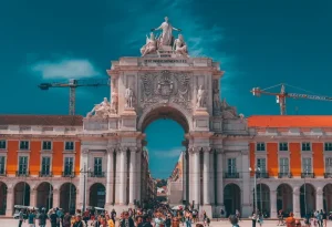 Portuguese Meal Times Explained: When to Eat Like a Local