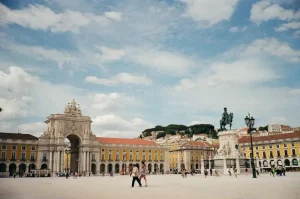 Portugal Payment Essentials: From Coffee to Souvenirs, How to Settle Up