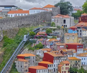 The Best Way to Travel from Porto Airport to City Centre