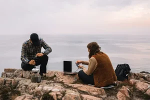 Finding Community: Connecting with Other Nomads in Portugal
