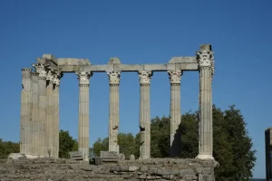Evora on a Budget: How to Save Money While Traveling